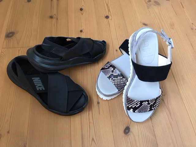 左が好評のナイキ、右は春休みに買っていたちょこっとモードなスポサン。