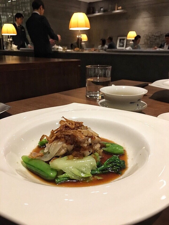 酒醸と塩麹でマリネした豚ロースと季節野菜炒め。
店内も落ち着いた素敵な空間でした。