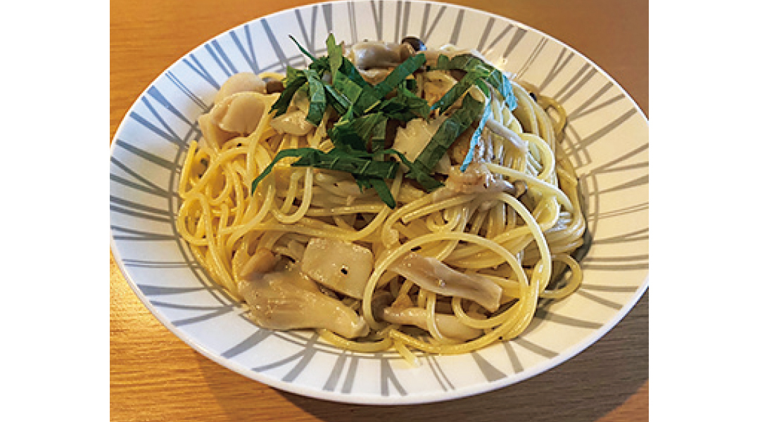 休日のブランチはパスタ