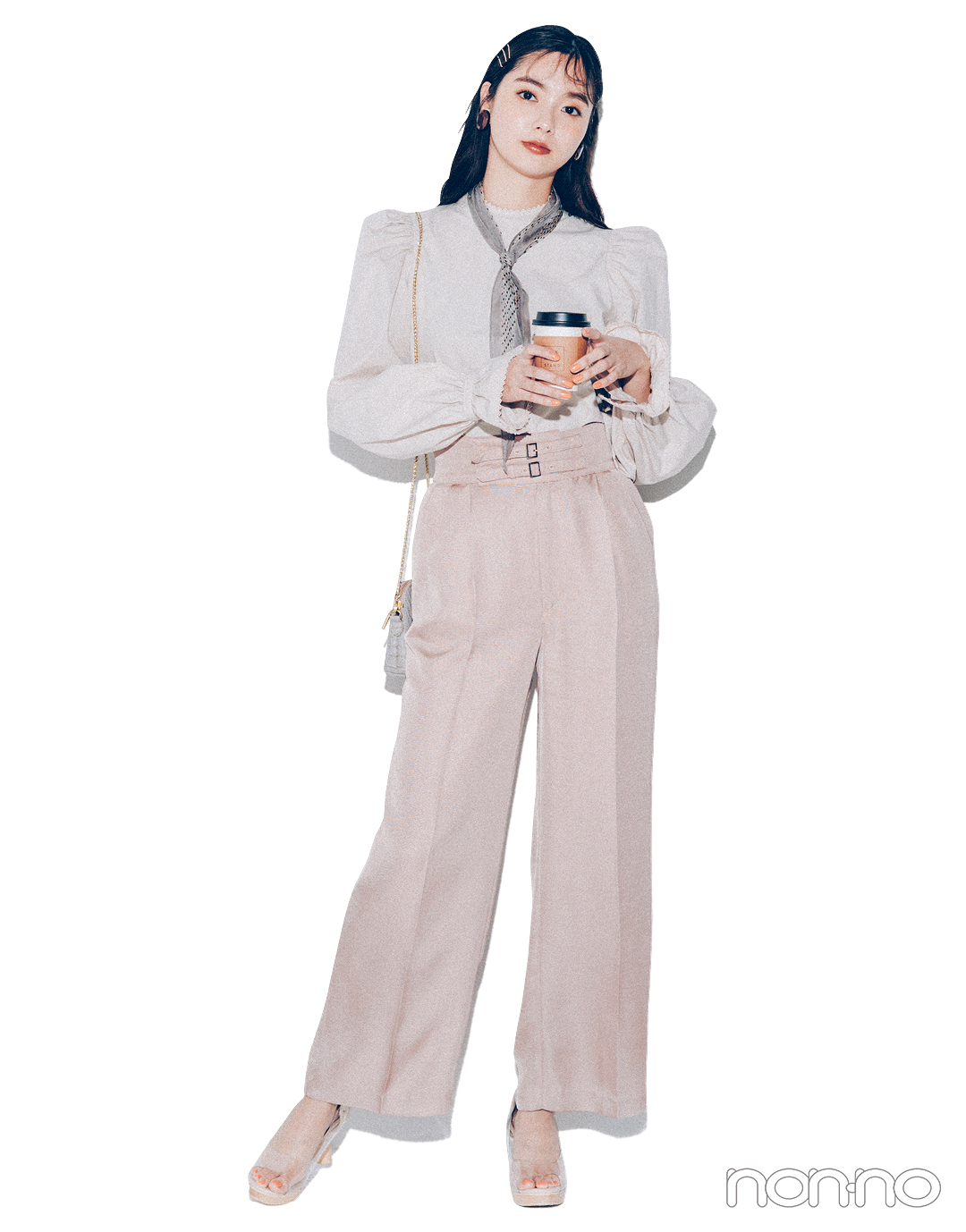 新川優愛が着る2021年春の“着たいものファースト”なコーデレッスンパフスリーブ2
