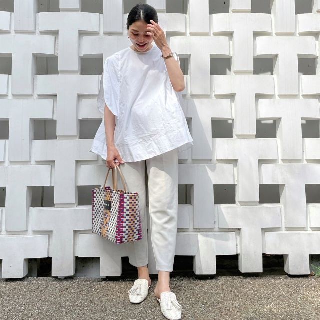 UNIQLOのストレッチダブルフェイスイージーテーパードパンツ。