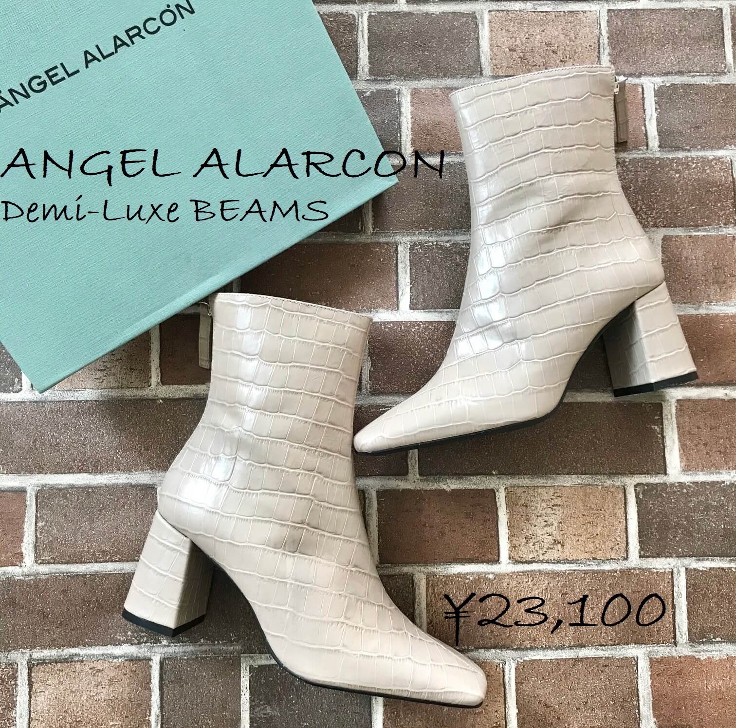 ANGEL ALARCON(アンヘルアラルコン)」のショートブーツ。