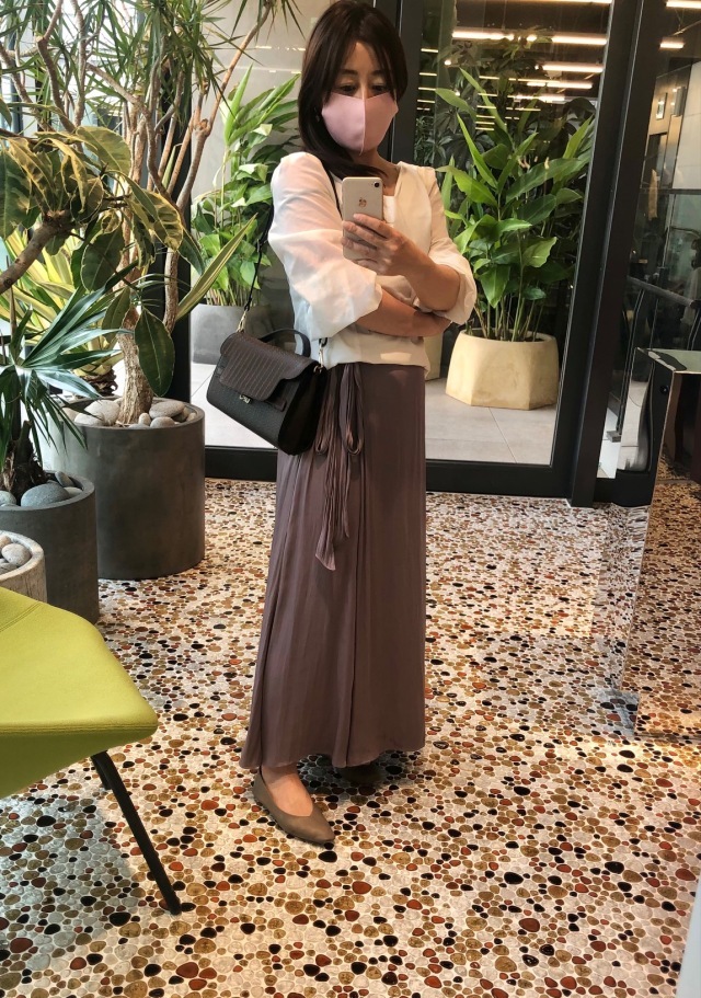 Mila Owenのサテンマキシ丈スカート
