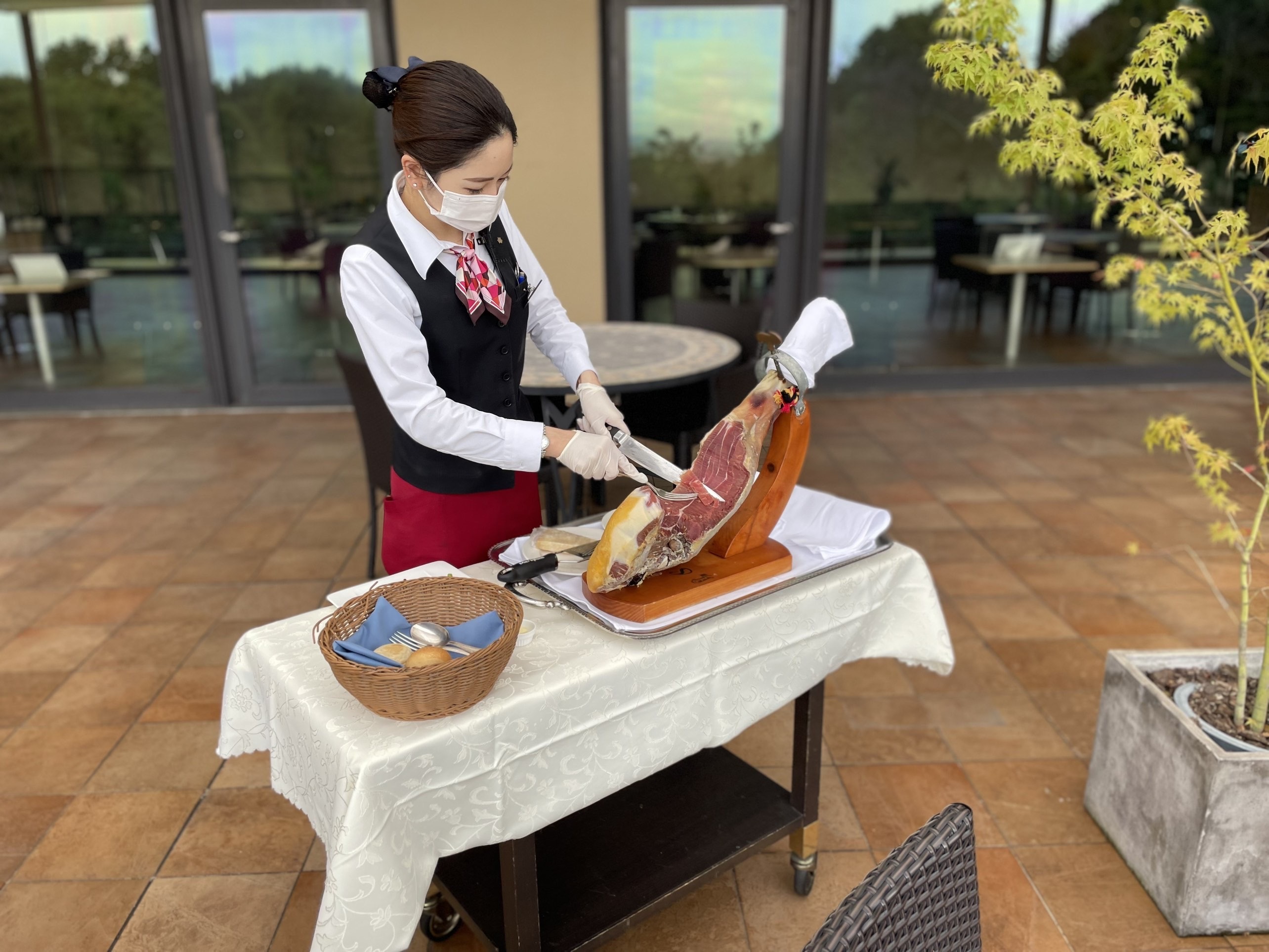 黒ジャケットにイージー艶ラインパンツで岡山国際ホテルランチへ行って来ました(^^♪_1_5