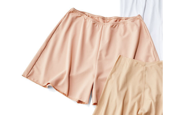 ハーフパンツなど短めパンツにも対応できる二分丈。ペチパンツ¥3,190/タビオ
