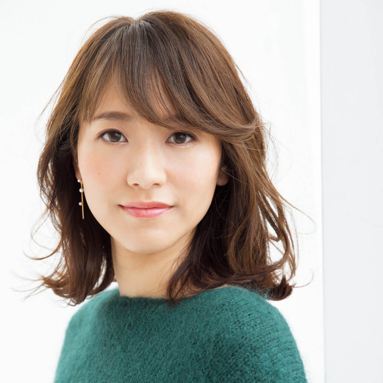 根元からぱっくり分かれる前髪には長短のグラデーションを【40代のボブヘア】_1_1