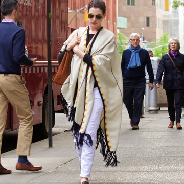 Web Eclat的気になるセレブの私服スナップ 五選 アン ハサウェイ Web Eclat 50代女性のためのファッション ビューティ ライフスタイル最新情報