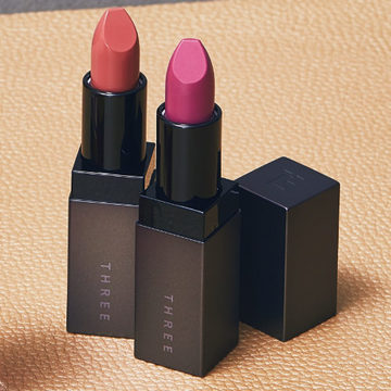 THREE/デアリングリィデミュアリップスティック/¥3,900+税