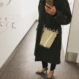 今更ですが、3月のとある日のコーデ。寒かったけどバッグで春感を。