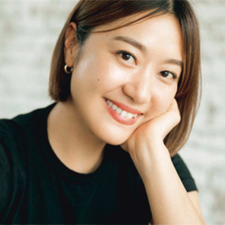 ヘア&メイクアップアーティスト 中山友恵さん