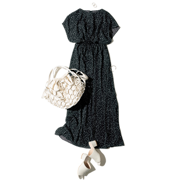 揺れワンピース でラクしてしゃれ見え 二の腕が気になる人必見 華奢見えワンピをプロがセレクト Web Eclat 50代女性のためのファッション ビューティ ライフスタイル最新情報