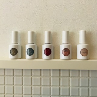 家にあるuka color base coat とred study 一番使うのは、2/0かな?