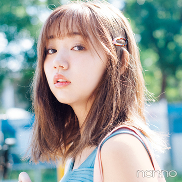 ヘアアレンジ ぱっちん留めでおでこ上げを今っぽく見せるには Non No Web ファッション 美容 モデル情報を毎日お届け