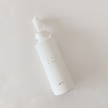 アルビオン エクシアの乳液クレンジングは、肌あれが気になるときにおすすめのふき取り乳液