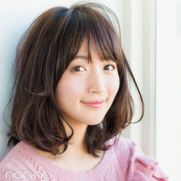 黒髪さんの秋冬トップス 似合う黒 ピンクの選び方は Non No Web ファッション 美容 モデル情報を毎日お届け