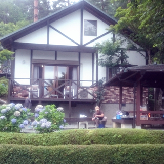 富士山を望む絶景コテージで家族キャンプ_1_1