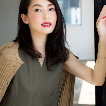 4ページ目 進化した 赤い口紅 つけこなしのコツ 五選 Web Eclat 50代女性のためのファッション ビューティ ライフスタイル最新情報 4ページ目 進化した 赤い口紅 つけこなしのコツ 五選 Web Eclat 50代女性のためのファッション ビューティ ライフスタイル最新情報