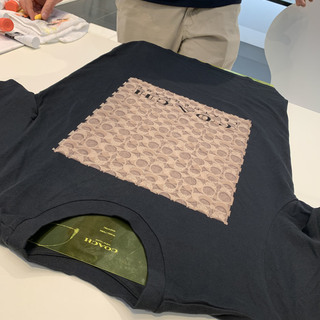 この通常プリントのTシャツが・・・