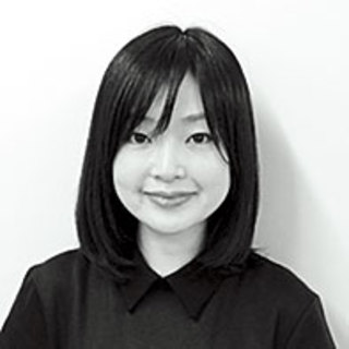 スタイリスト吉村友希