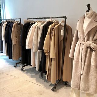 シルエットが重要 身長別 ワイドパンツ 小さい私 安藤眞理さんの場合 Web Eclat 50代女性のためのファッション ビューティ ライフスタイル最新情報