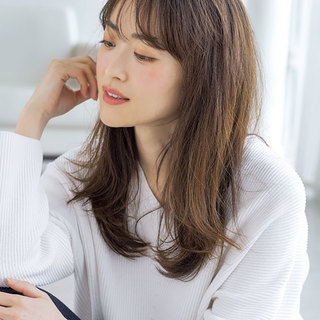 今どきニュアンスヘアが作れる ストレートアイロンの使い方 お見せします 動画 40代 ヘアアレンジ ファッション誌marisol マリソル Online 40代をもっとキレイに 女っぷり上々
