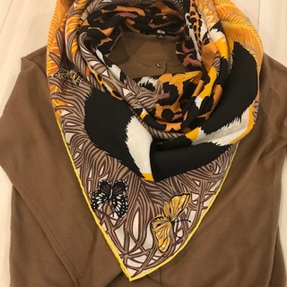Cardigan 1枚目と同じ / Stole Hermes