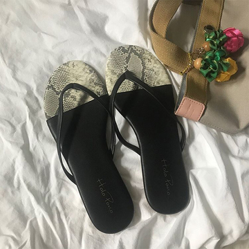 大人の水着 水際スタイル エルメス のアイテムでリゾートのひと時を よりプレシャスに Web Eclat 50代女性のためのファッション ビューティ ライフスタイル最新情報