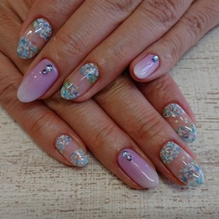 梅雨の準備 5 6月ネイル ファッション誌marisol マリソル Online 40代をもっとキレイに 女っぷり上々