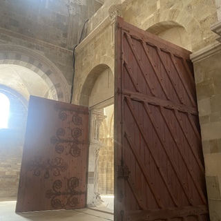 日帰りでフランスの美しい村【Vezelay】へ。愛犬と初めての旅_1_6