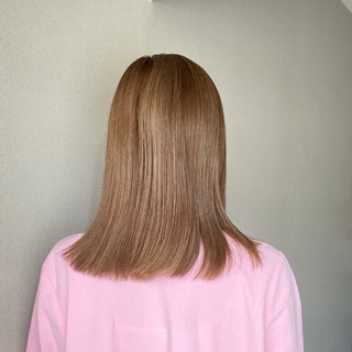 さりげないひし形シルエットで脱 Aラインミディアム 40代のミディアムヘア ファッション誌marisol マリソル Online 40代 をもっとキレイに 女っぷり上々